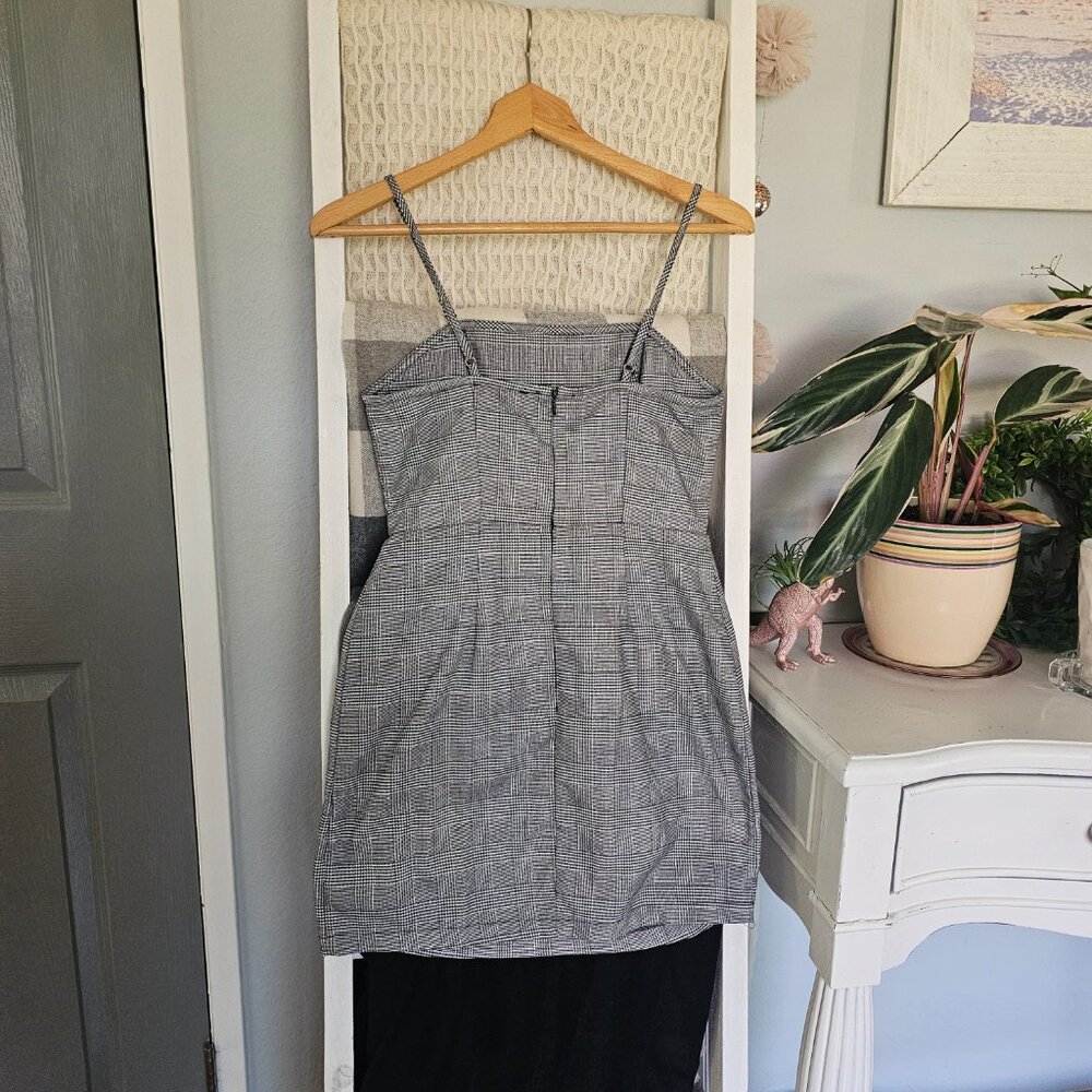 Forever 21 Plaid Fitted Mini Dress – Size Small – Adjustable Straps - Picture 3 of 4